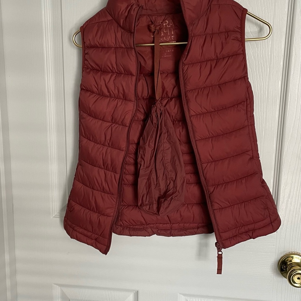 Uniqlo Burnt Orange Quilted Vest
